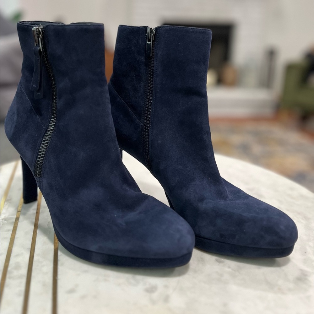 MAKE ME AN OFFER! Naturalizer Tiana Bootie - Navy Suede 9